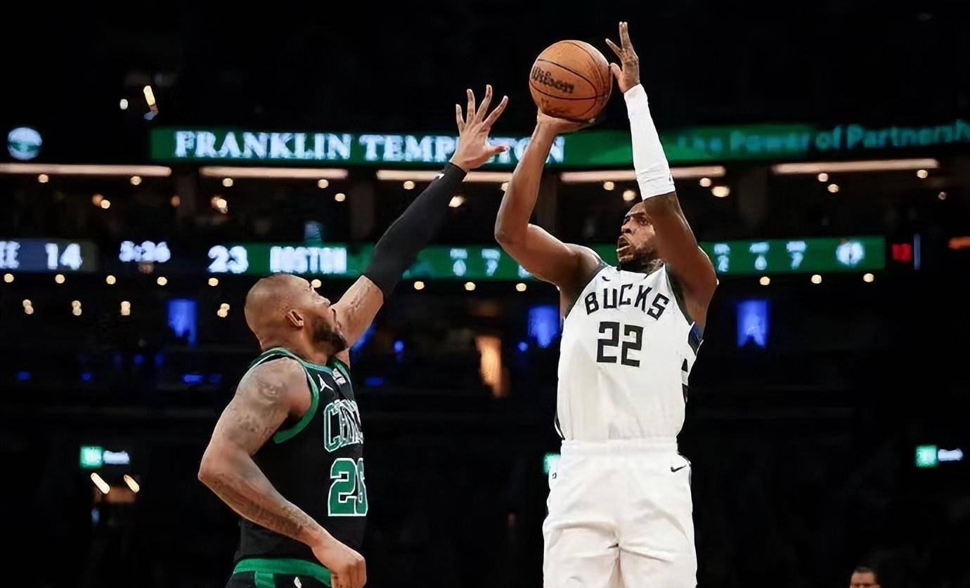 爱游戏平台首页塔图姆在雄鹿比赛中持续失利，刷新纪录引发热议！观众掌声雷动的简单介绍