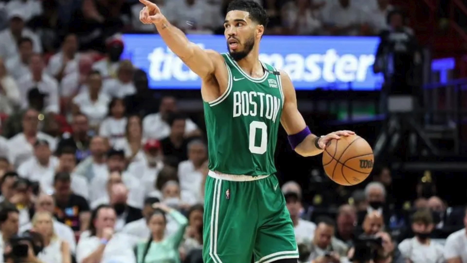 爱游戏官网主页包含塔图姆迎来五赛季高光表现，C9球迷沸腾！的词条