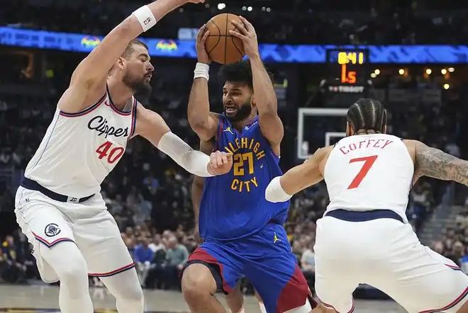 爱游戏平台首页丹佛掘金窗口期防线松动窗口期山东男篮造点机会，现场解说直呼：菲尼克斯太阳主帅复盘的简单介绍